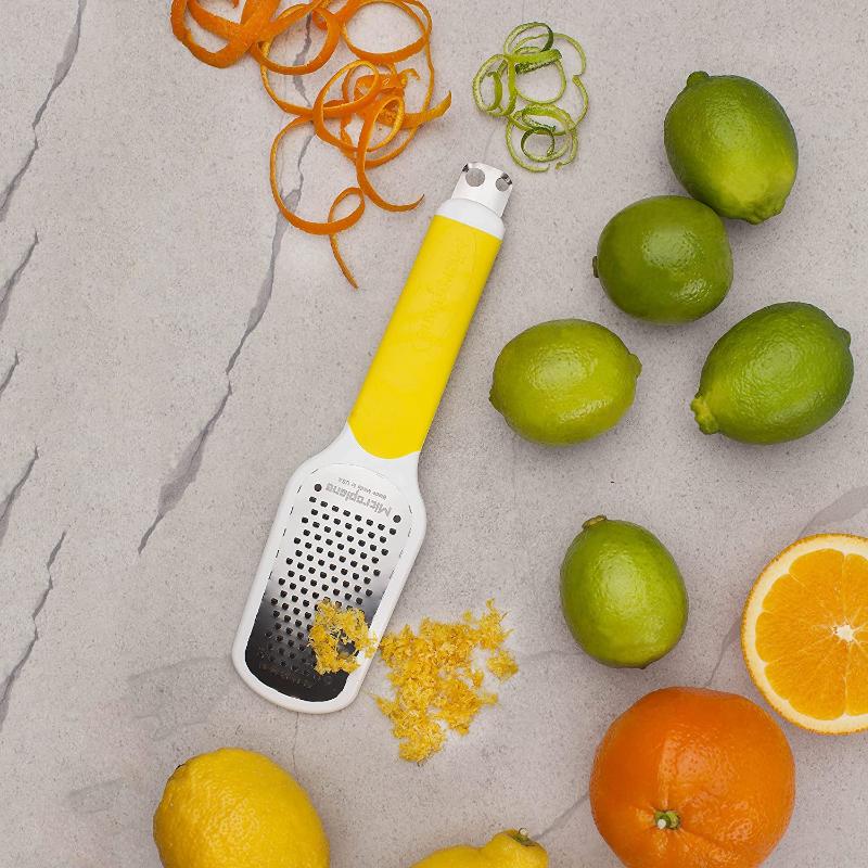 Microplane Ultimate Citrus Tool 2.0 - Zester (Yellow)