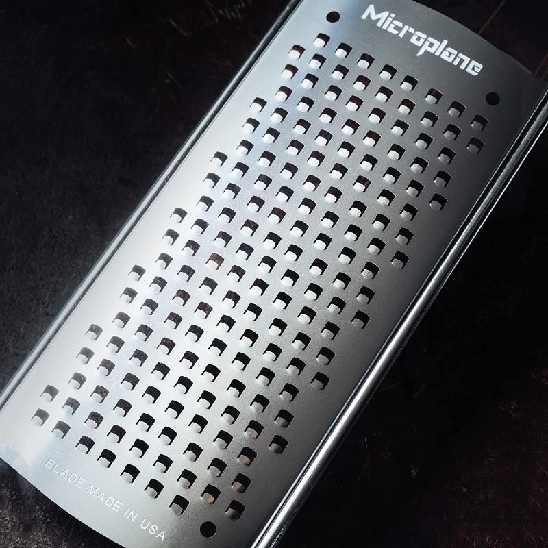 Microplane Professional Series: Coarse Grater