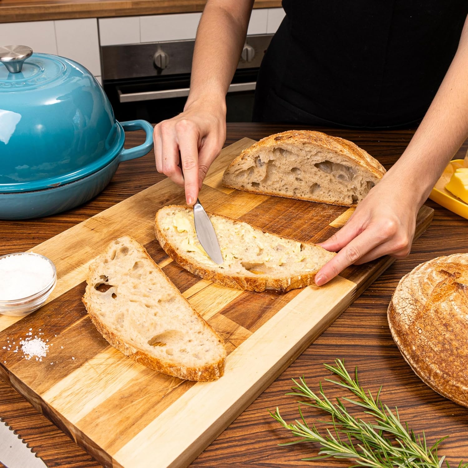 Light Blue Enamelled Cast Iron Dutch Oven Bread Pot - 5.6 Lite - 26cm, by Nuovva